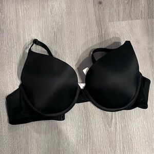 Victoria’s Secret PINK wear everywhere Push Up.